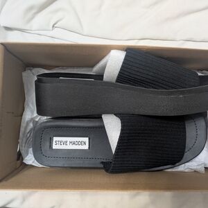 Steve Madden Black Sandals Comfortable Slip-On Design